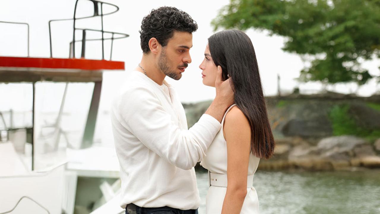 مسلسل عيناك كالبحر الاسود مترجم قصة عشق